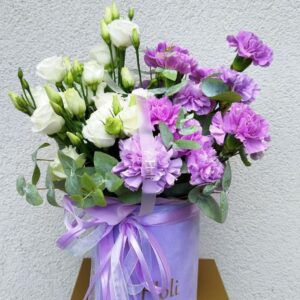 Kwiaty w pudełku, flowerbox, kwiaty na urodziny