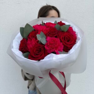 Bukiet na Walentynki Bukiet róż i goździków