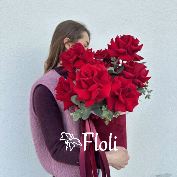 Flowerbox czerwonych róż, kwiaty na Walentynki, kwiaty na urodziny