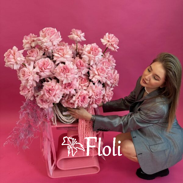 Kosz róż, róże w koszu, Róże na Walentynki