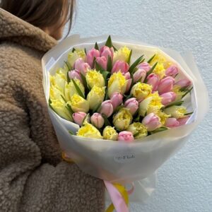 Bukiet tulipanów, kwiaty na dzień kobiet , tulipany na dzień kobiet